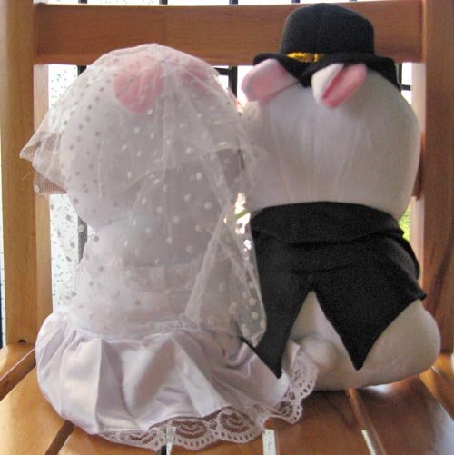Mahimaro Wedding plush back.jpg
