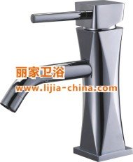 F6691-700.jpg