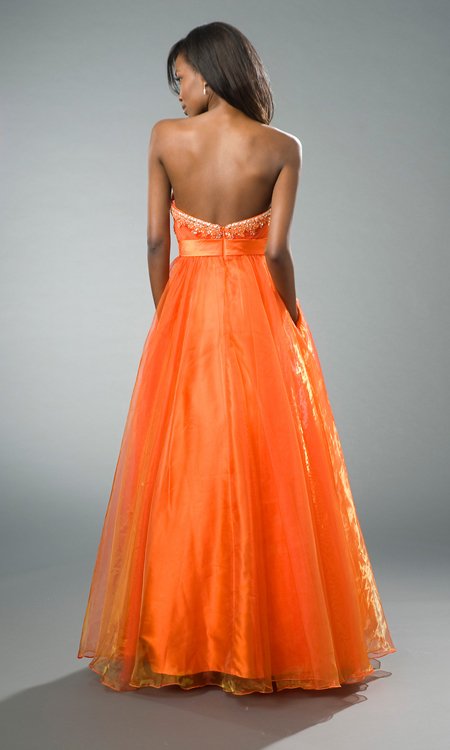 PromGirl-490296310   .jpg