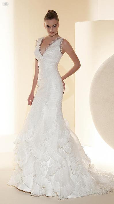 MW001 V-neck Design Floor Length Strappy Sleeveless Ruffled Wedding Dress-02.jpg