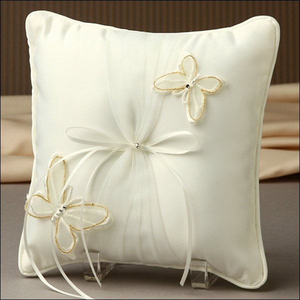 ring-pillow-lg.jpg