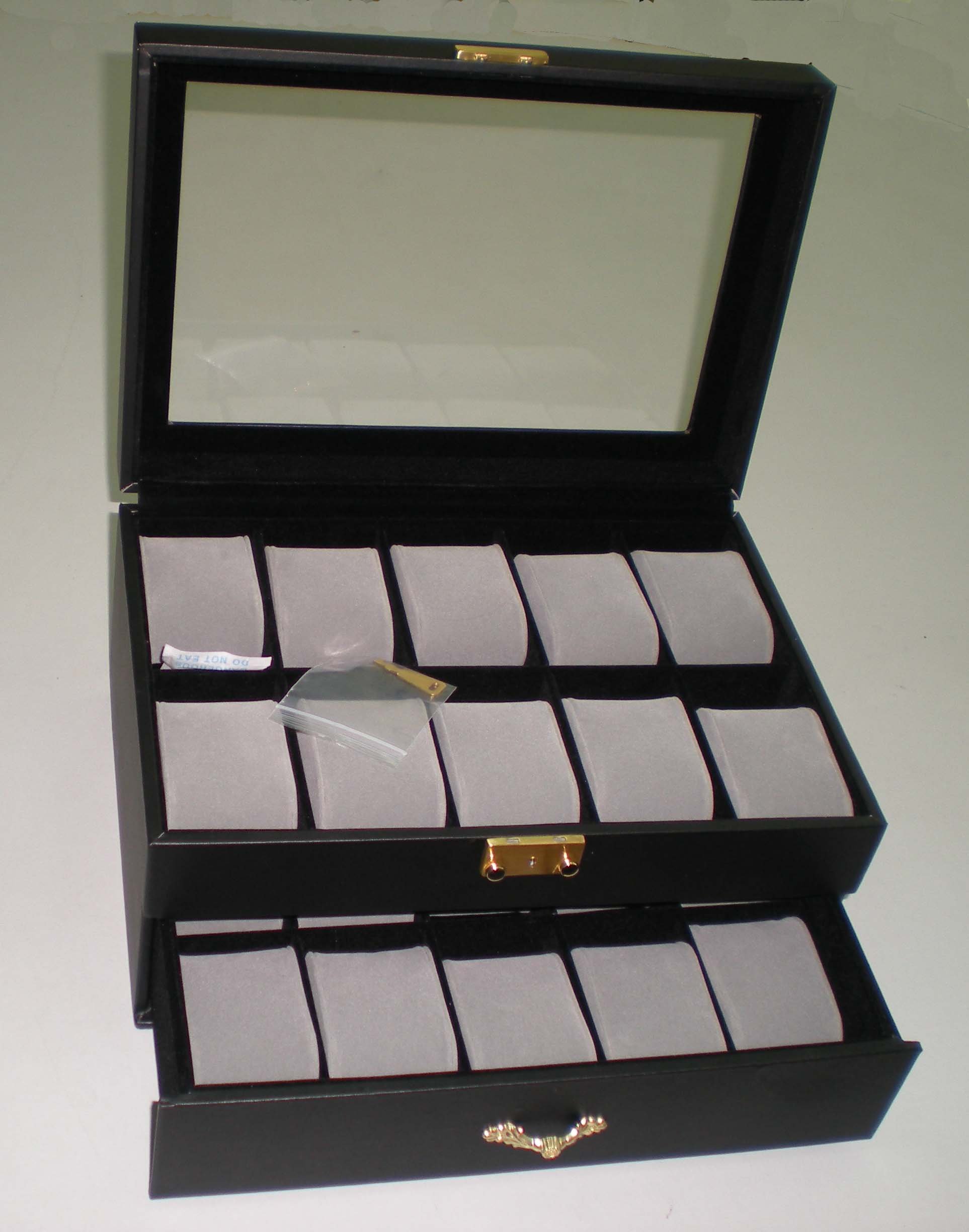 watch box1.jpg