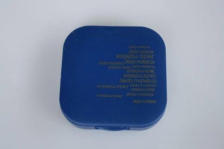 contact lens case c.jpg