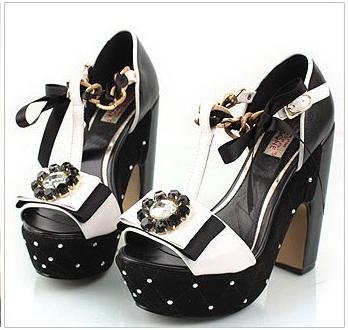 woman shoes 165-1.jpg