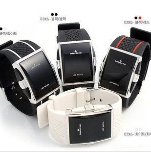 Wholesale 40 Off /lot Intercrew Watch LED Watch Sports Display Watch Man Watch Digital Watchelectronic Watch