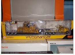 Free Shipping 1:50 Peterbilt 389Cab W/Lowboy Trailer and Cat D8R Series II Track-Type Tractor Toy