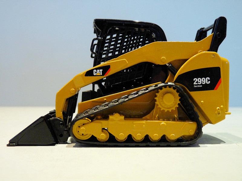 Free Shipping1:50 Norscot 55226 - Caterpillar 299C Compact Track Loader