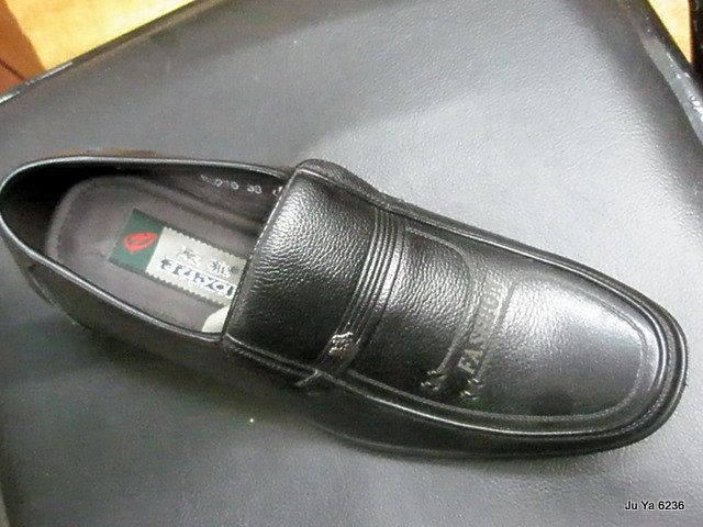 2011New Arrival Genuine Shoes Men Free Shipping