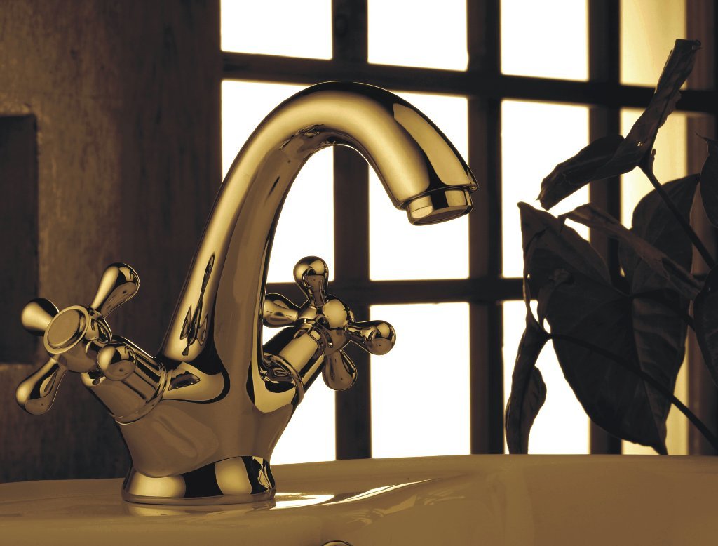 Two Handles Golden Bathroom Sink Faucet - Wholesale - Free Shipping (J-209)