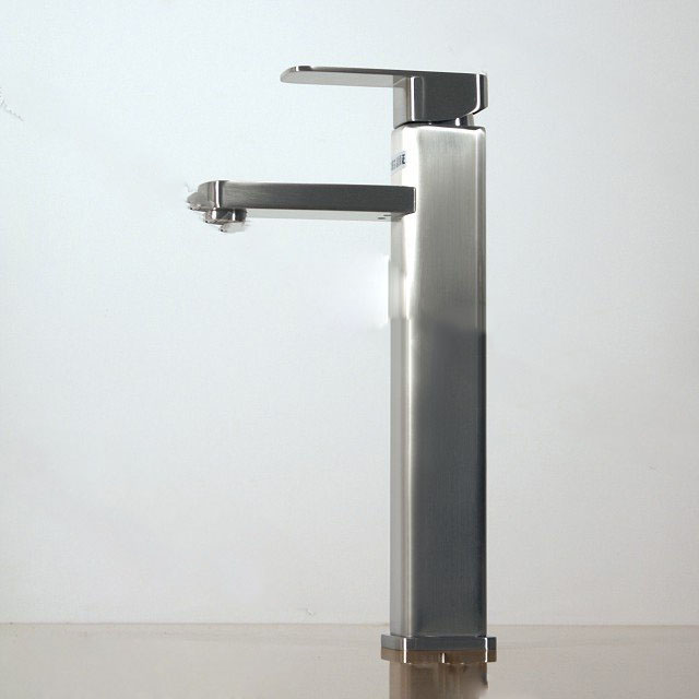Bathroom Faucet Single Hole + Chrome + 100% Guaranteed + Wholesale + Silver