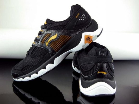 Sports Shoes, Casual Shoes, Travel Shoes, Outdoor Shoes, Running Shoes, Basketball Shoes, Famous Brand in China, Free Products