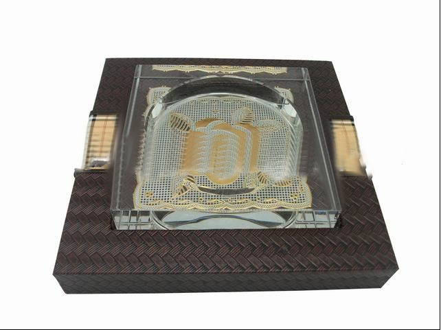 Free Shipping -- Woven Leather & Crystal Cigarette Ashtray