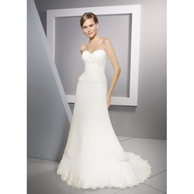 Beautiful White A-line Sweetheart Floor Length Chiffon Lace Wedding Gown