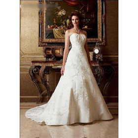 2010 Wedding Dress, Stunning Ball Gown Strapless Floor Length with Applique Organza Wedding DressT56