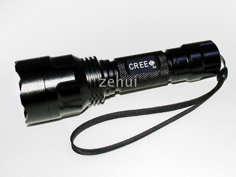 LED Flashlight Torch UniqueFire 400Lumens 5M CREE R5