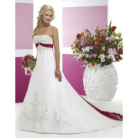 Sexy Style White Embroidery A Line Sleeveless Lace Wedding Dresses Strapless Wedding Dress