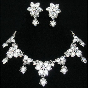 Charming Bridal Jewellery Fashion Wedding Accessory Latest & Popular Design