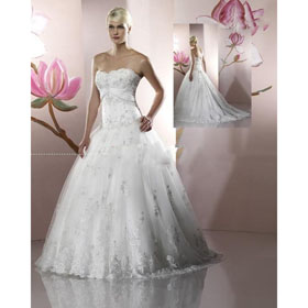 Sweetherat Strapless A Line Wedding Dresses Bridal Gowns Floor Length Chapel Train Lace Applique Hot