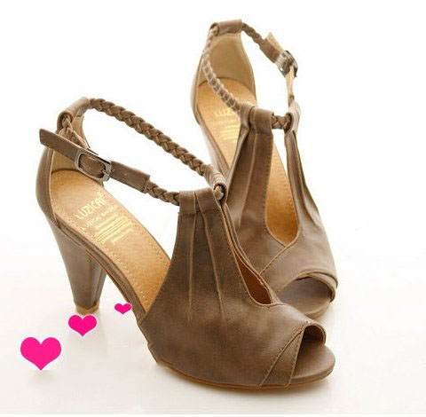 Pixie Promotion Selling New Arrivals Fashion Women Medium Heel Buckles Heels Shoes
