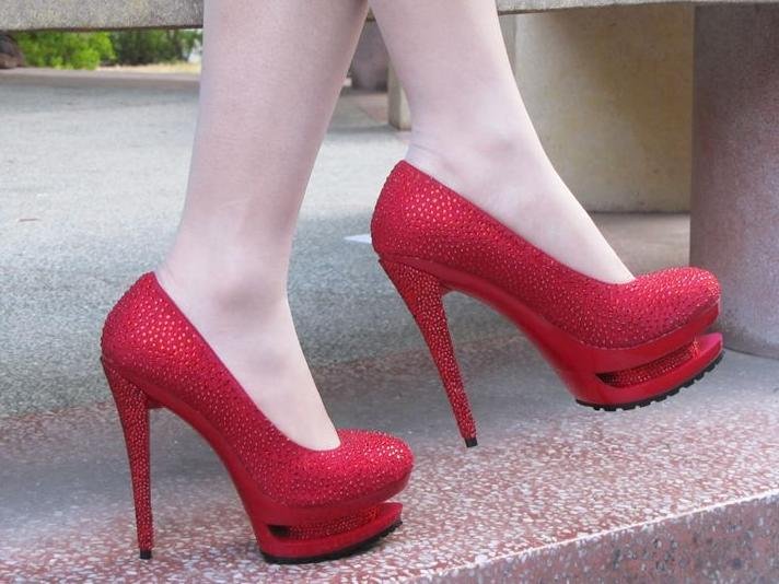 High Quality Sexy Red Nice Crystal Round Toe Pump Double Platform Shoes