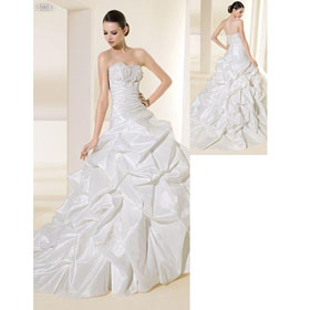 Sleeveless Ruffles Beaded Chiffon White Court Train Wedding Dresses