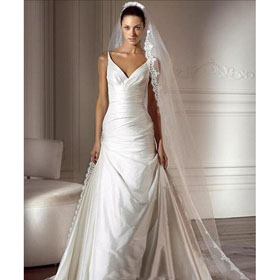 With Spaghetti Straps White Sleeveless Court Train Wedding Dresses