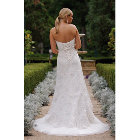 Strapless Embroidery Lace Designer Floor Length Beach Wedding Dresses