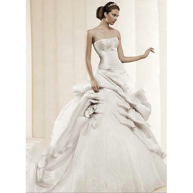 Princess Floor-length Strapless Organza Beading Wedding Dresses