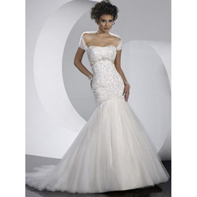 A-Line/Princess Strapless Chapel Train Chiffon Wedding Dress for Brides 2009 Style(WED7084SW)