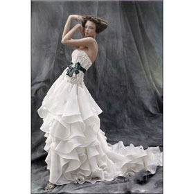New Style Green Sash Appliqued Strapless Train Wedding Dress