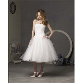 A-Line Beach Tea-length Chiffon Embroidered Strapless Wedding Dresses