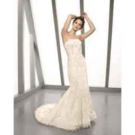 Strapless Lace Tulle Tiered Trumpet / Mermaid Wedding Dresses