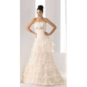 Many Layers Sleeveless Floor-length Luxury Wedding Dresses