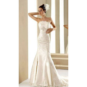A-line Floor-length Strapless Bateau Lace Appliques Luxury Wedding Dresses