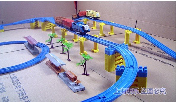Thomas Double Headlights Viaduct Electric Slot Toy Orbit Train