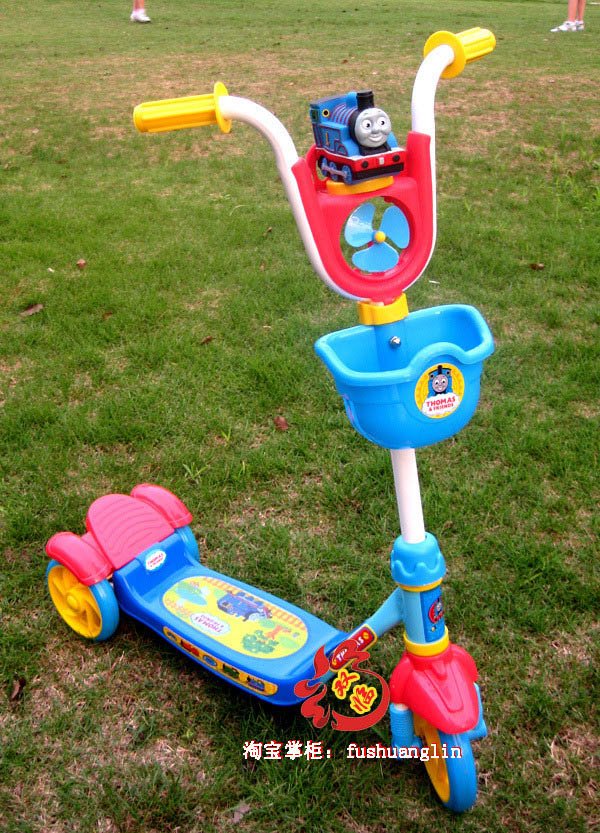 Light Blue Plastic Small Children Scooter / Tricycle