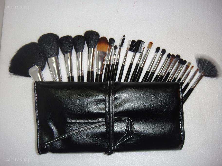 24 Pcs Style with Free Leather Professional Makeup Brushes
