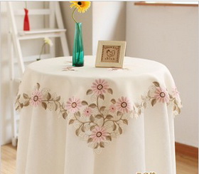 Beige Round Shape Flower Images On Table Cloth