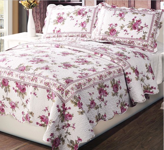 Fashion Patchwork Countryside Style Quilt with Two Pillow Cases