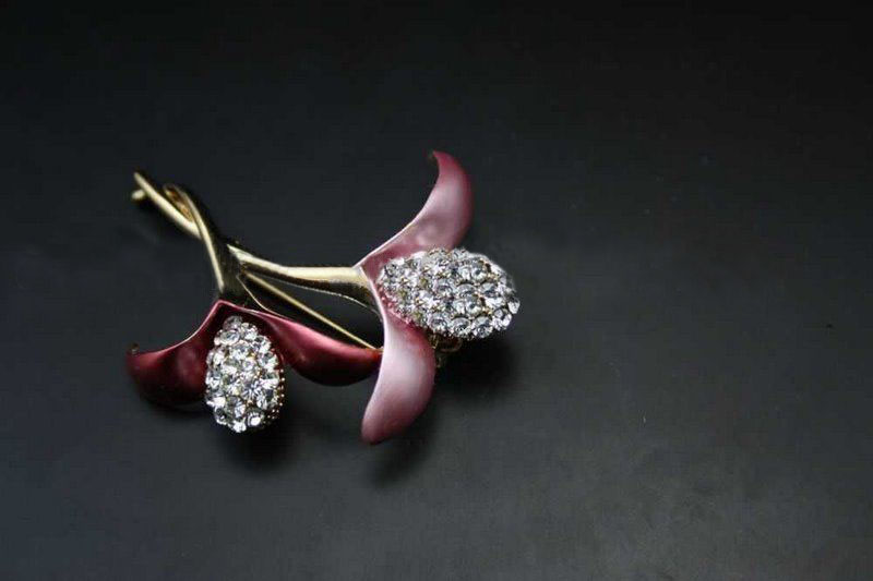 New Arrival Various Designs Gold Silver Crystal Brooches