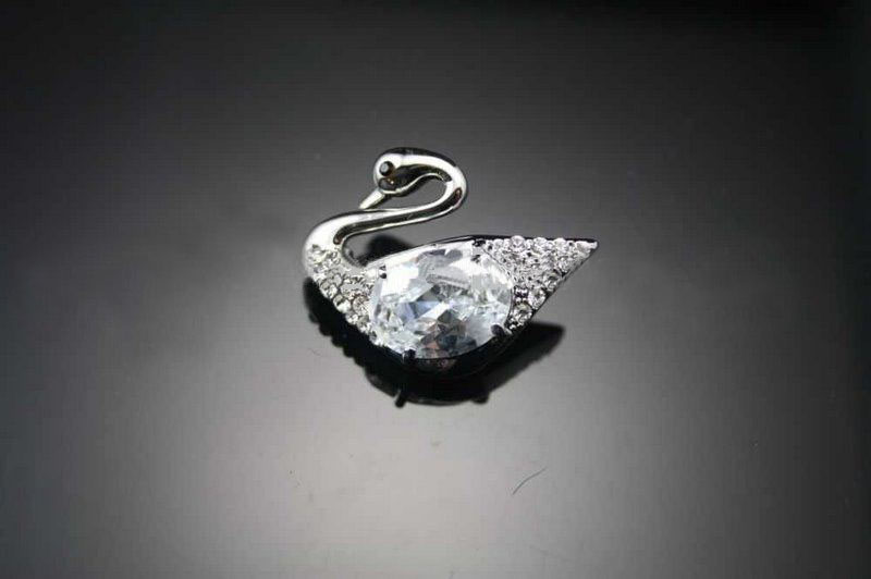 Brand New Duck Style Fashion Handwork Crystal Brooches