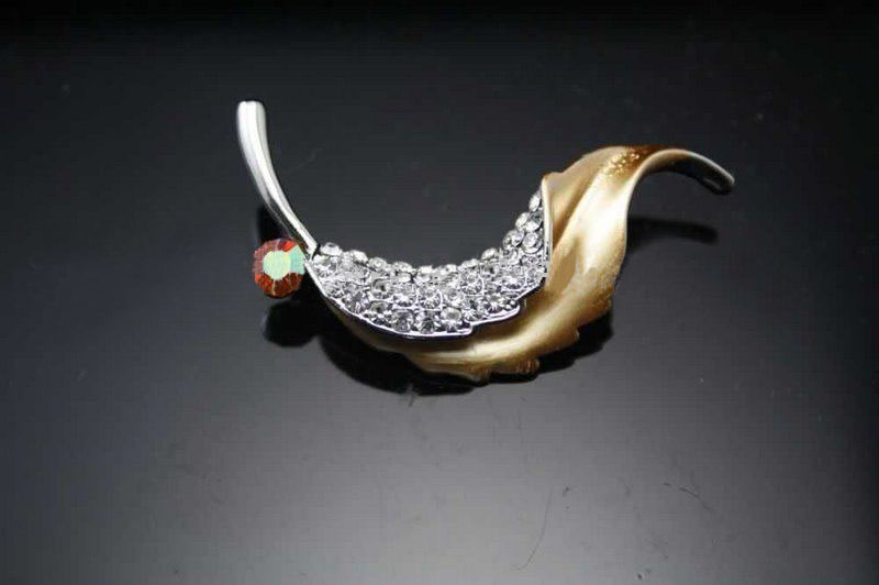 Good Quality Women's Fashion Golden Silver Crystal Brooches