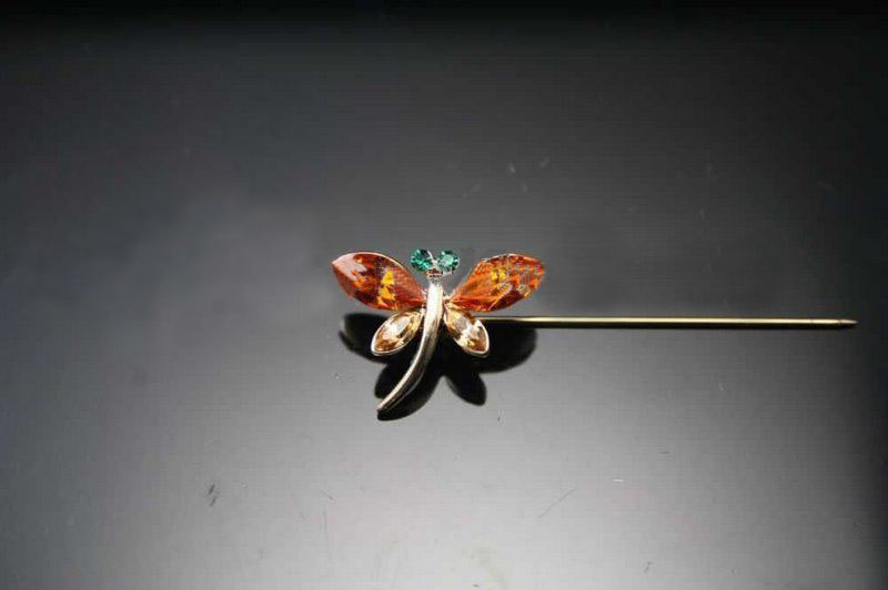 Women Various Designs Corrosion Resistance Handwork Crystal Brooches