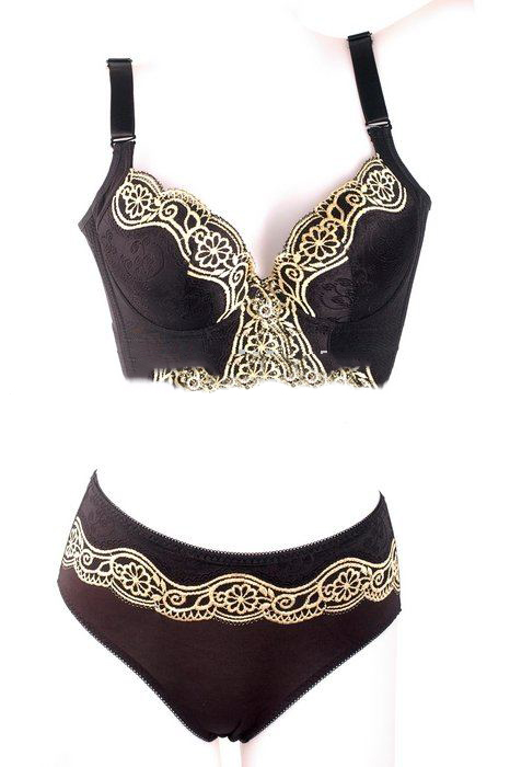 Spandex / Polyester Embroidery Triangle Women's Underwear