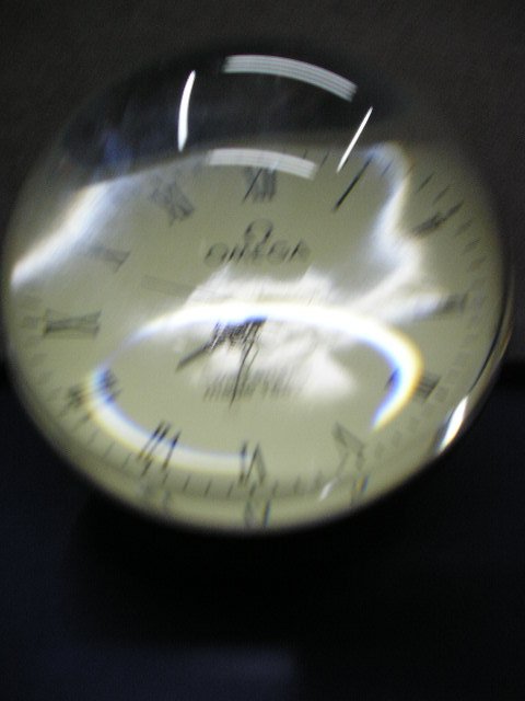 Round Shape Stainless Steel With A Handle Table Clock