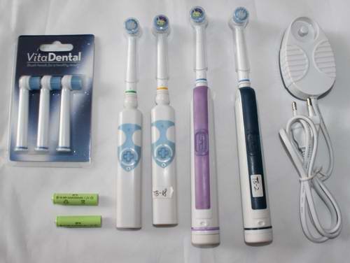 White & Blue Plastic Rechargerable Electric Toothbrush