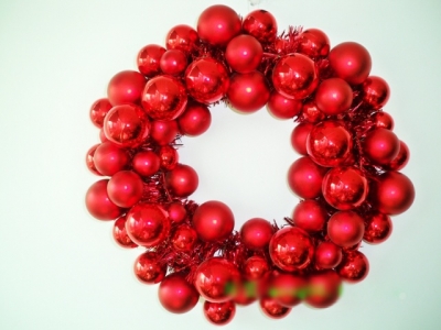 Round Shape Plastic Red Christmas Decoration
