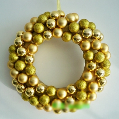 Golden PVC Plastic Round Shape Christmas Decoration