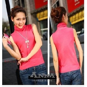 Red Sleevless High V-neck Camisoles