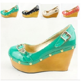 Green With Nails Waterproof Women's Casual Shoes